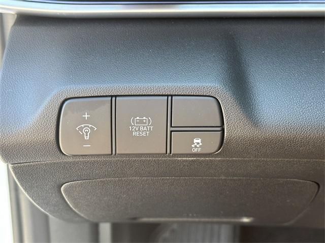 Photo of 2025 White Hyundai ELANTRA HEV