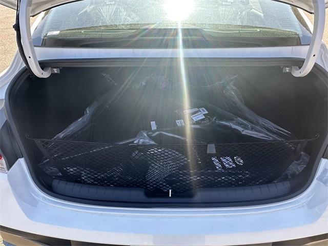 Photo of 2025 White Hyundai ELANTRA HEV