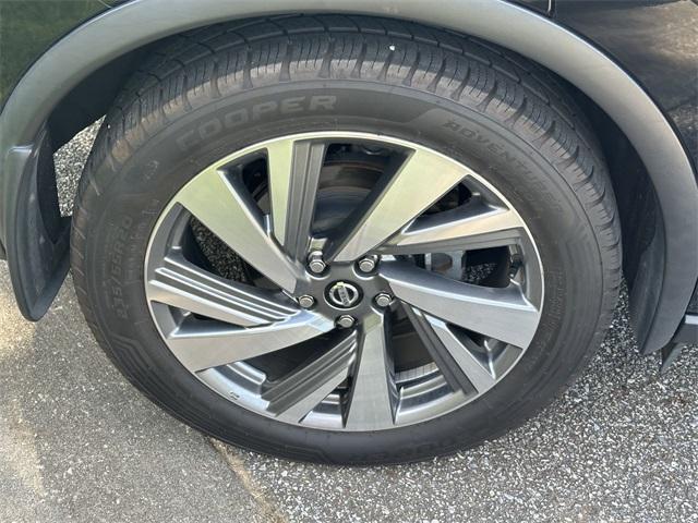 Photo of 2021 Magnetic Black Nissan Murano