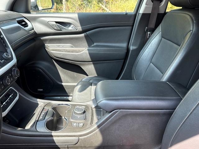 Photo of 2023 Summit White GMC Acadia
