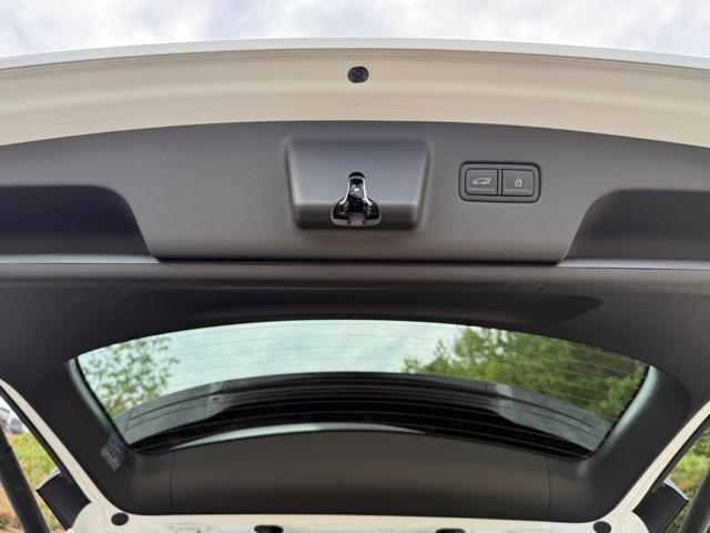 Photo of 2026 White Pearl Hyundai PALISADE