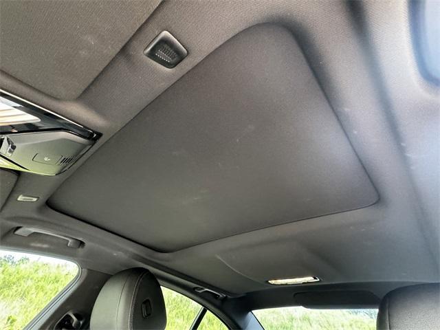 Photo of 2022 Alpine White BMW 530