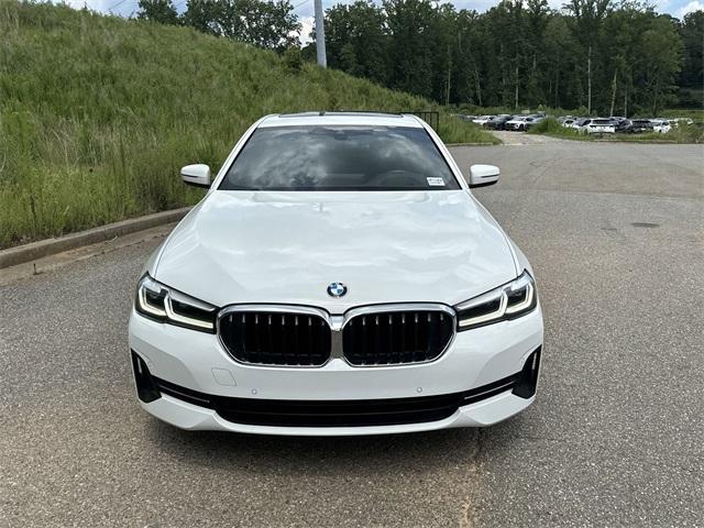 Photo of 2022 Alpine White BMW 530