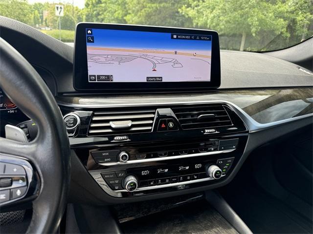 Photo of 2022 Alpine White BMW 530