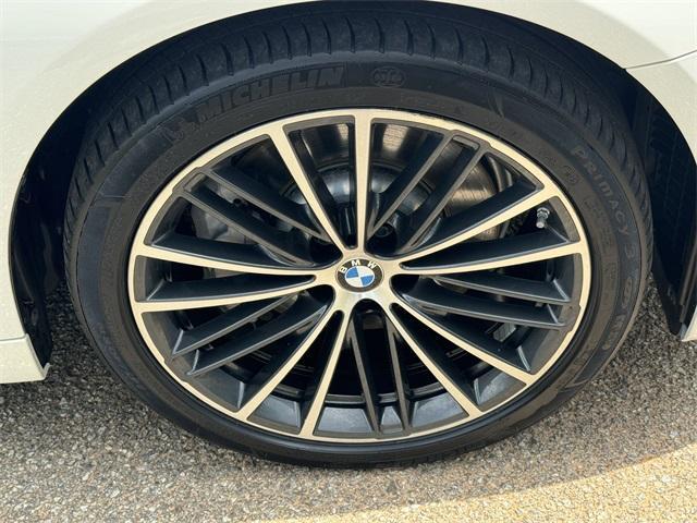 Photo of 2022 Alpine White BMW 530