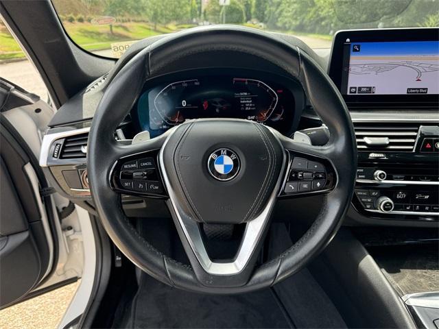Photo of 2022 Alpine White BMW 530