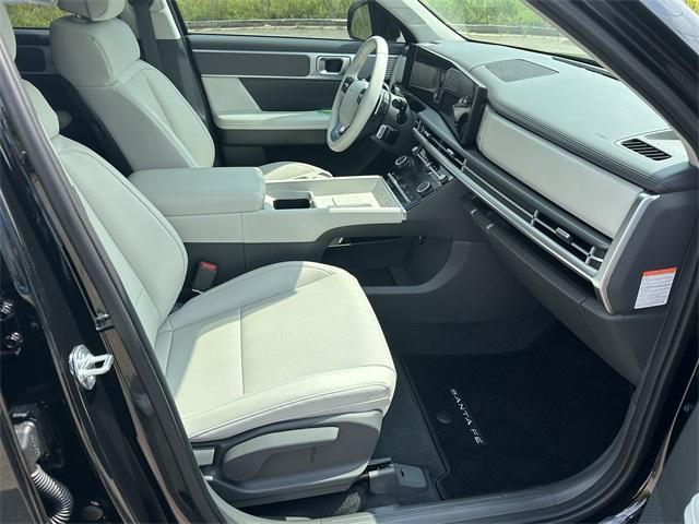 Photo of 2025 Phantom Black Hyundai SANTA FE HEV