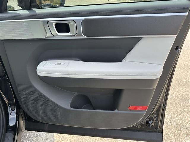 Photo of 2025 Phantom Black Hyundai SANTA FE HEV