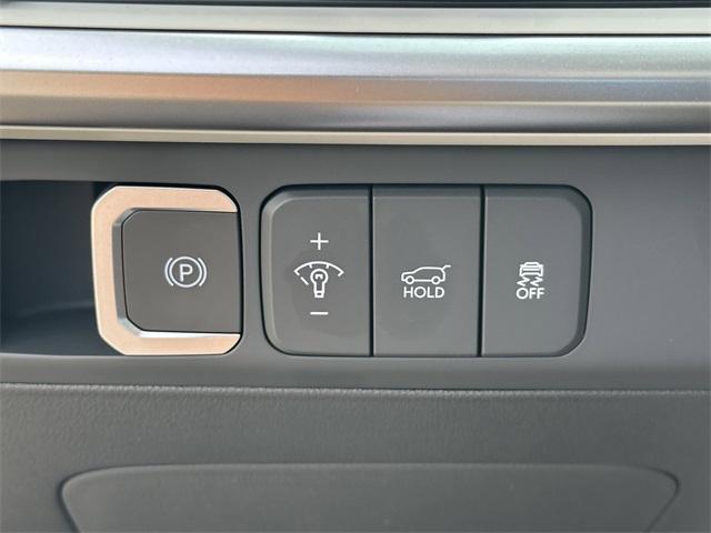 Photo of 2025 Phantom Black Hyundai SANTA FE HEV