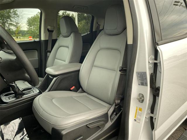 Photo of 2022 Summit White Chevrolet Colorado