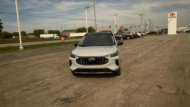 Photo of 2025 SPACE SILVER METALLIC Ford Escape
