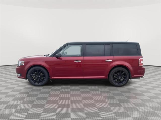 Photo of 2017 Shadow Black Ford Flex