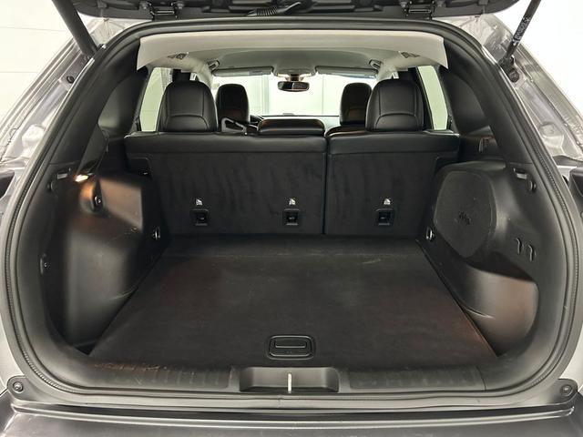 Photo of 2019 Billet Silver Jeep Cherokee