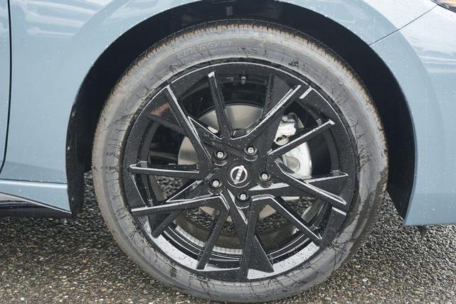 Photo of 2025 Atlantic Gray Metallic Super Black Nissan Sentra