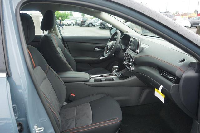 Photo of 2025 Atlantic Gray Metallic Super Black Nissan Sentra