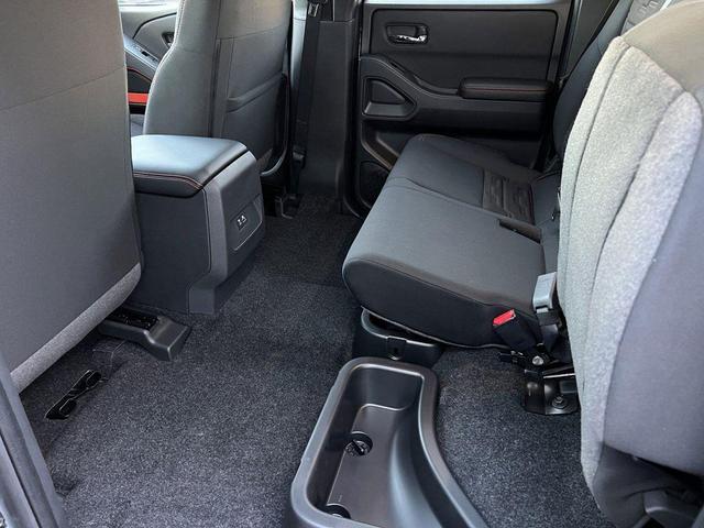 Photo of 2025 Boulder Gray Pearl Nissan Frontier
