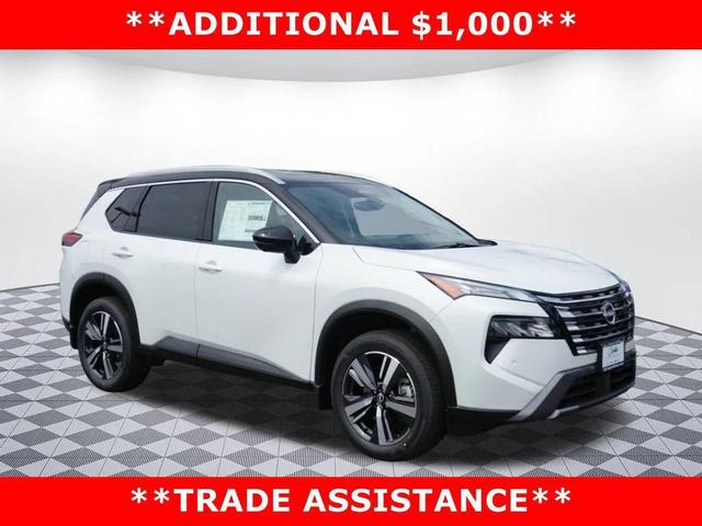 Photo of 2025 Everest White Pearl Super Black Nissan Rogue