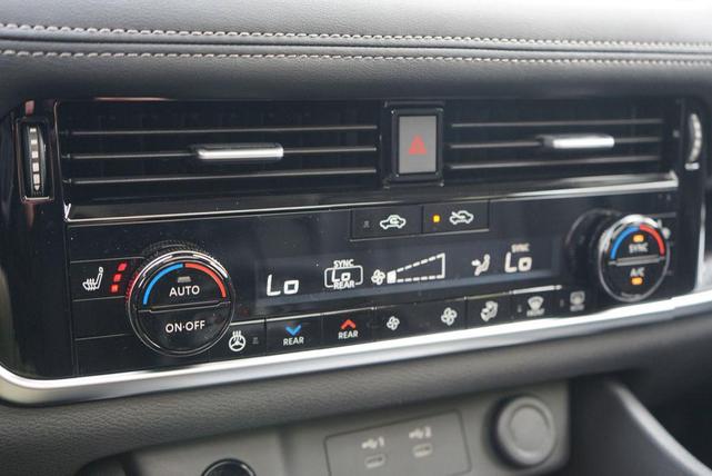 Photo of 2025 Everest White Pearl Nissan Rogue