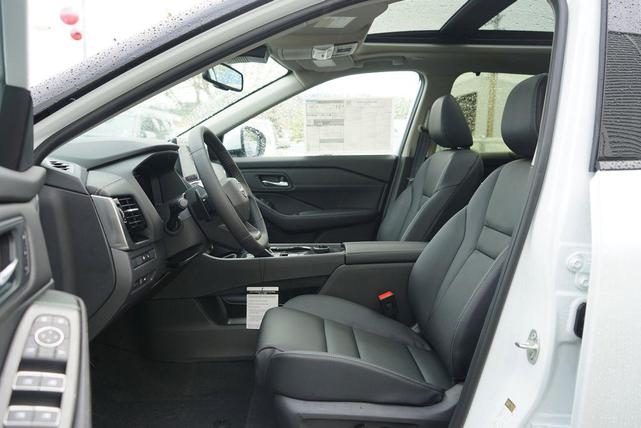 Photo of 2025 Everest White Pearl Nissan Rogue
