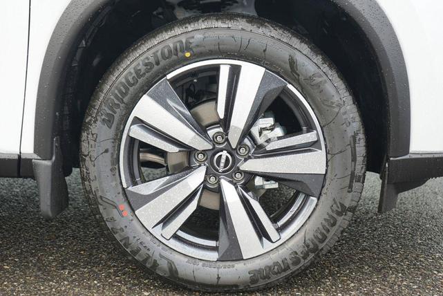 Photo of 2025 Everest White Pearl Nissan Rogue