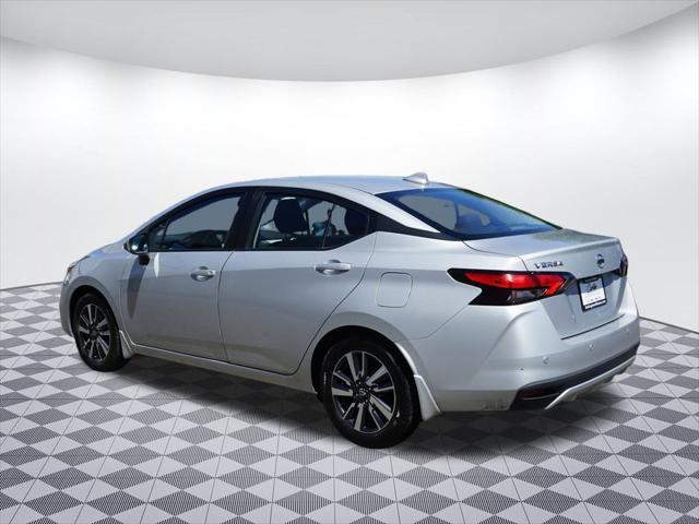 Photo of 2021 Brilliant Silver Metallic Nissan Versa