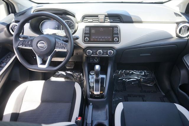 Photo of 2021 Brilliant Silver Metallic Nissan Versa