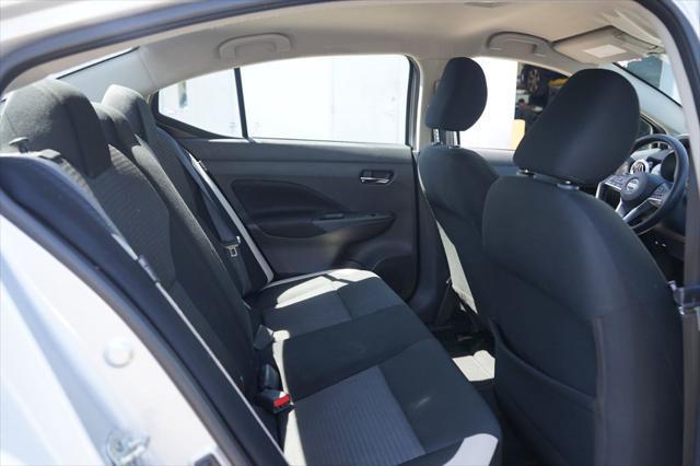 Photo of 2021 Brilliant Silver Metallic Nissan Versa