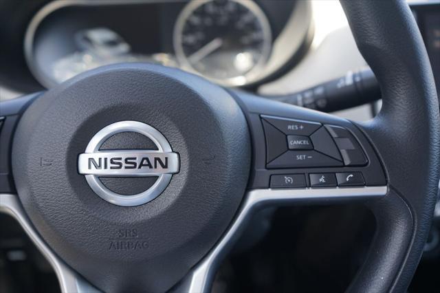 Photo of 2021 Brilliant Silver Metallic Nissan Versa