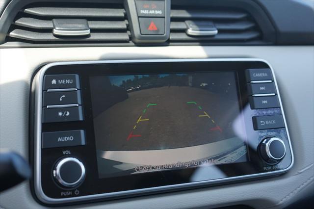 Photo of 2021 Brilliant Silver Metallic Nissan Versa