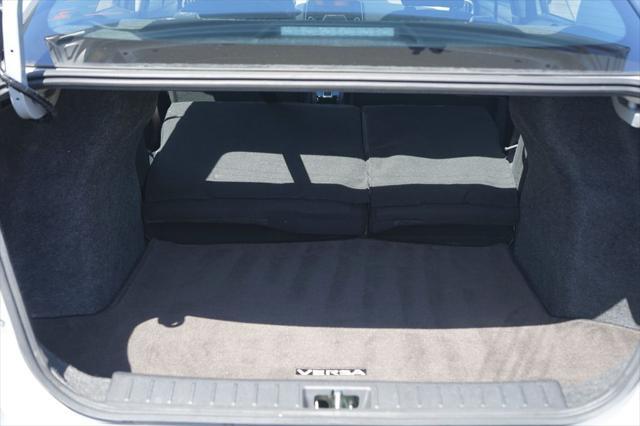 Photo of 2021 Brilliant Silver Metallic Nissan Versa
