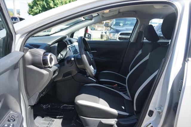 Photo of 2021 Brilliant Silver Metallic Nissan Versa
