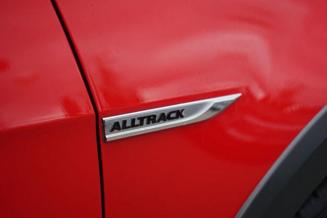 Photo of 2019 Tornado Red Volkswagen Golf Alltrack