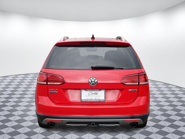 Photo of 2019 Tornado Red Volkswagen Golf Alltrack