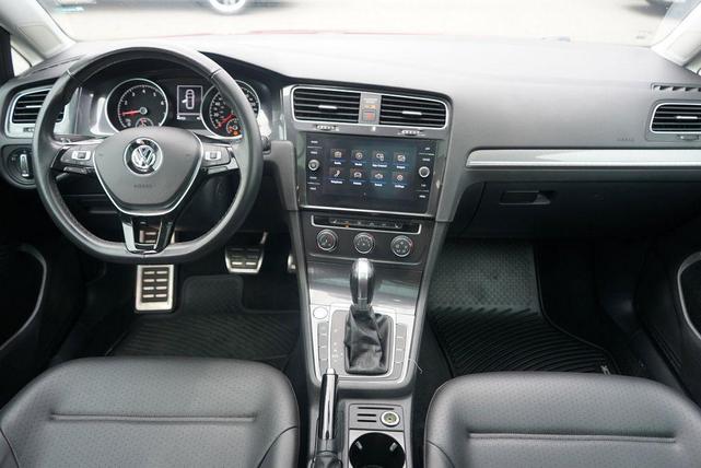 Photo of 2019 Tornado Red Volkswagen Golf Alltrack