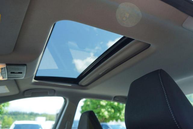 Photo of 2022 Super Black Clearcoat Nissan Altima