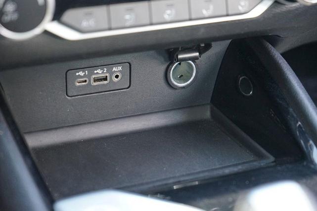 Photo of 2022 Super Black Clearcoat Nissan Altima