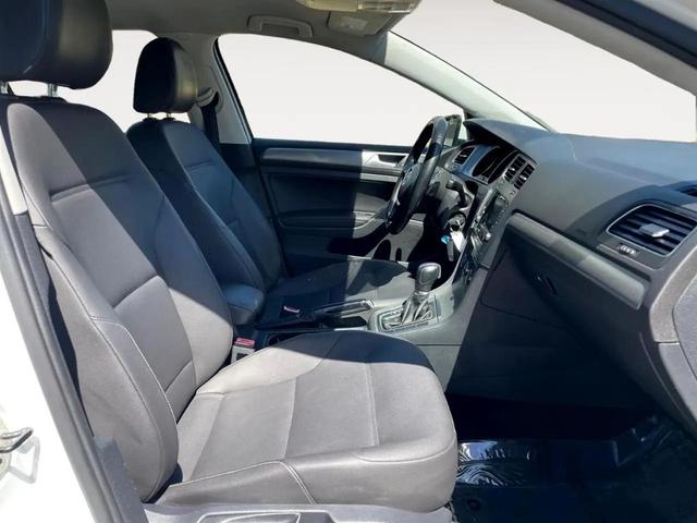 Photo of 2015 Pure White Volkswagen Golf