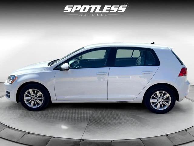 Photo of 2015 Pure White Volkswagen Golf