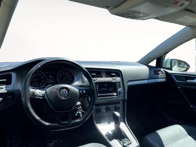 Photo of 2015 Pure White Volkswagen Golf