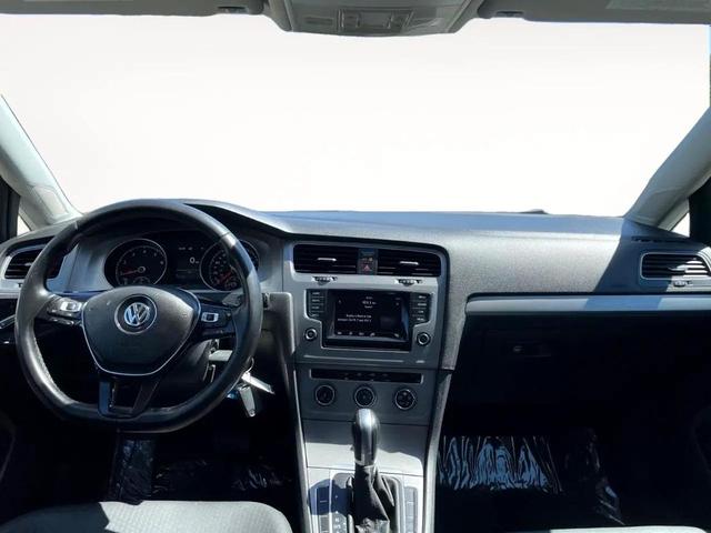 Photo of 2015 Pure White Volkswagen Golf