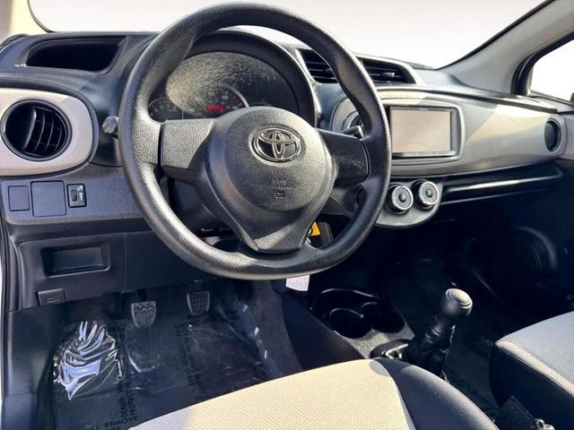 Photo of 2012 Super White Toyota Yaris