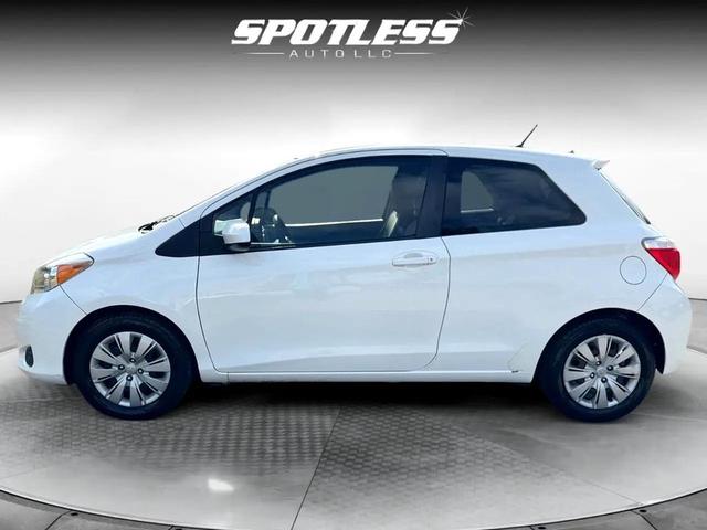 Photo of 2012 Super White Toyota Yaris