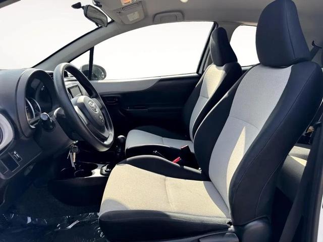 Photo of 2012 Super White Toyota Yaris