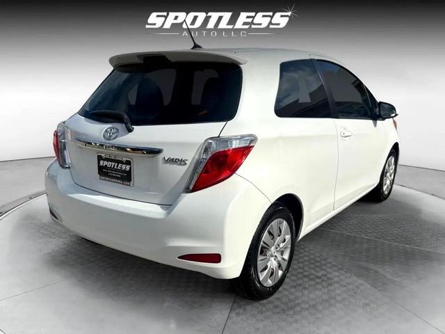 Photo of 2012 Super White Toyota Yaris