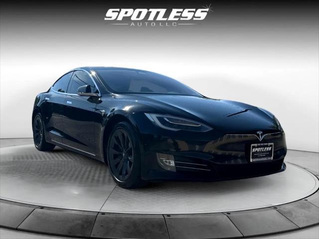 Photo of 2018 Black Tesla Model S