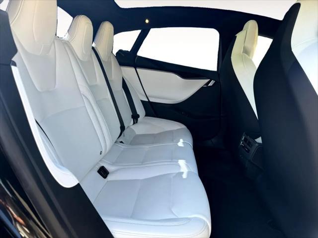 Photo of 2018 Black Tesla Model S