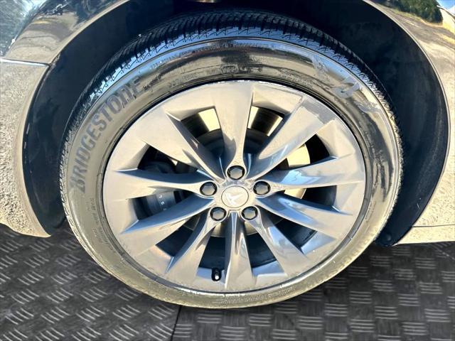 Photo of 2018 Black Tesla Model S