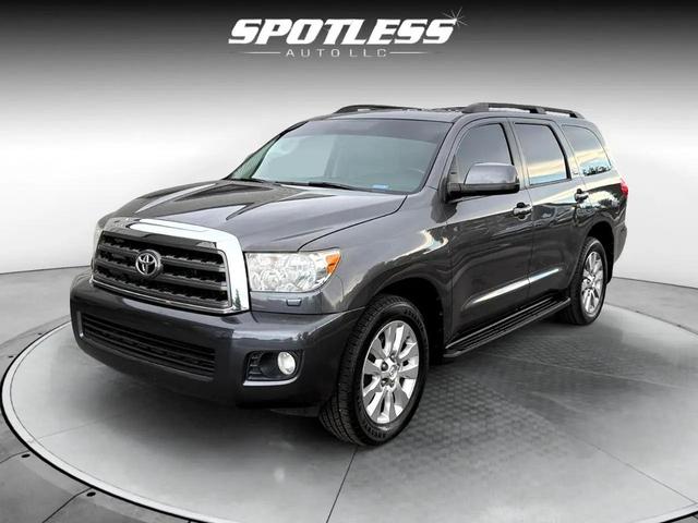 Photo of 2015 Magnetic Gray Metallic Toyota Sequoia