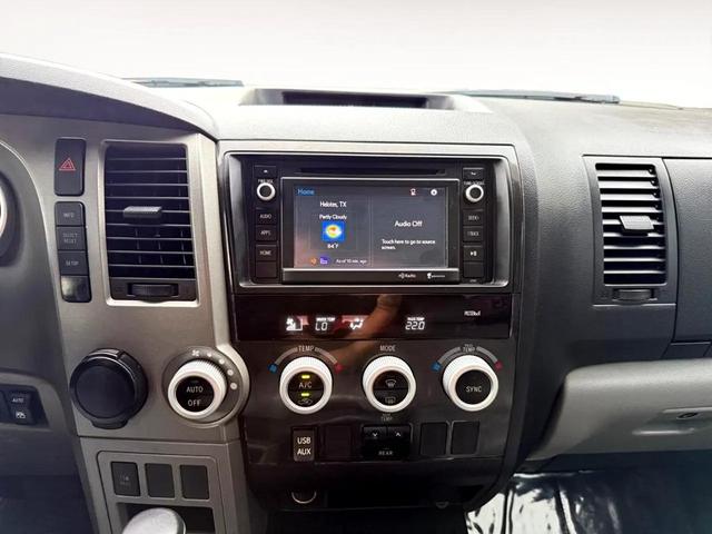 Photo of 2015 Magnetic Gray Metallic Toyota Sequoia