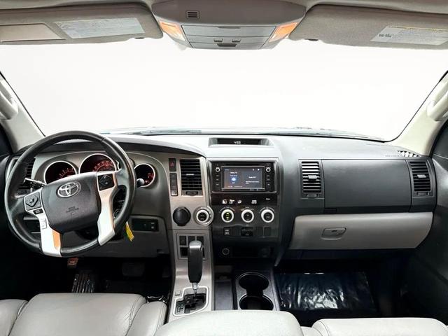 Photo of 2015 Magnetic Gray Metallic Toyota Sequoia